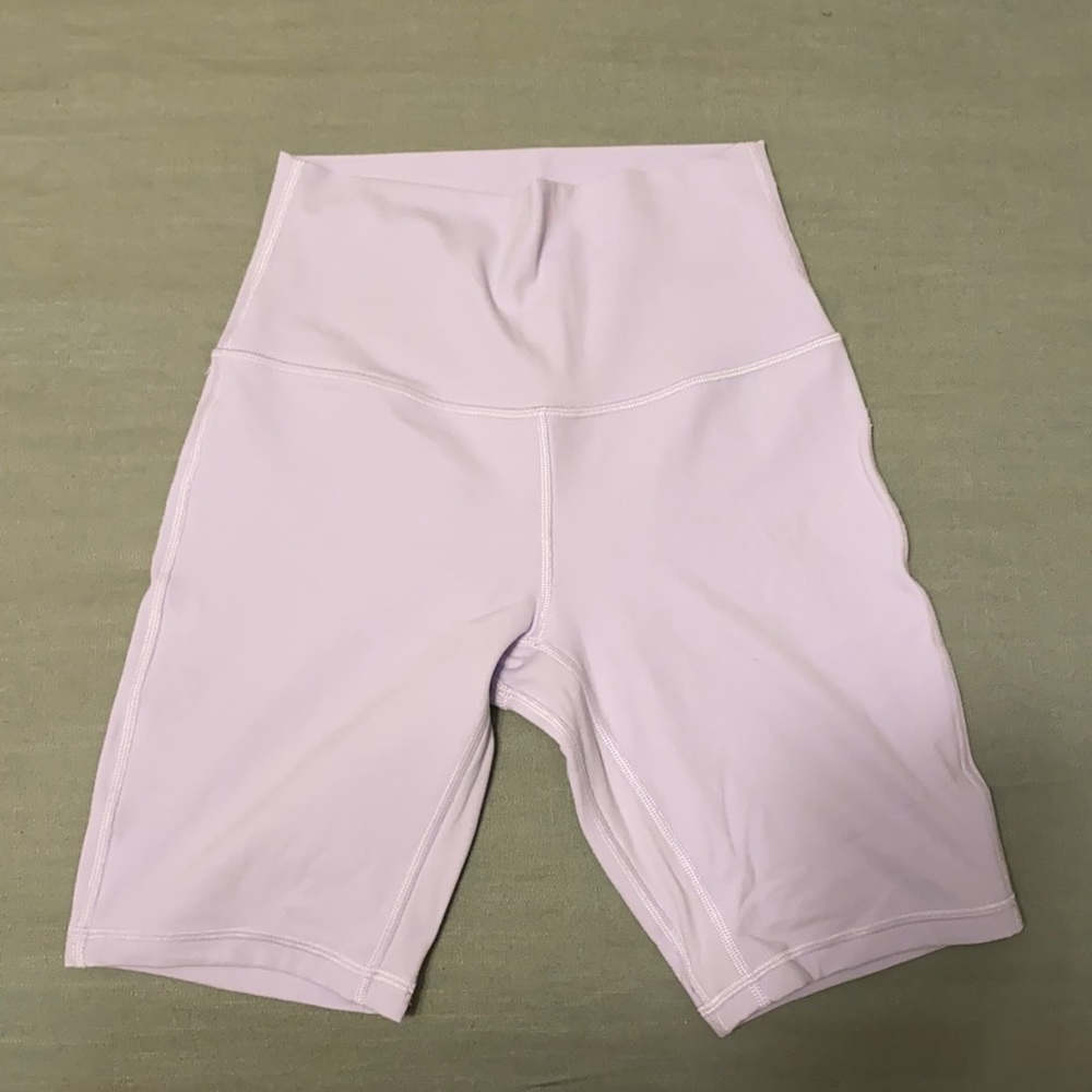 Lululemon aligns 8 inch biker shorts